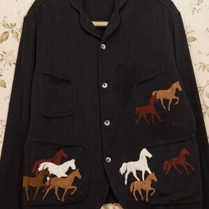 I am looking to buy this jacket in size small gently used or new